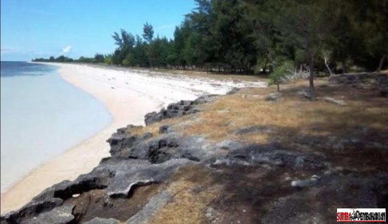 TERJUALNYA TANAH PESISIR PANTAI DI SUMBA TIMUR KE PIHAK ASING...